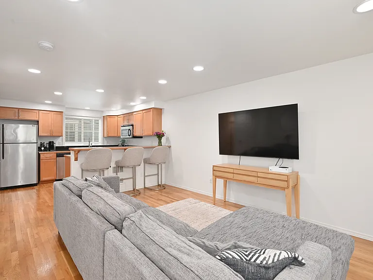 8509 Midvale Ave N #C — Photo 12