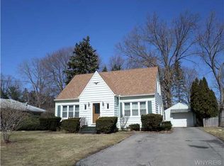 335 Lincoln Ave, Lockport, NY 14094