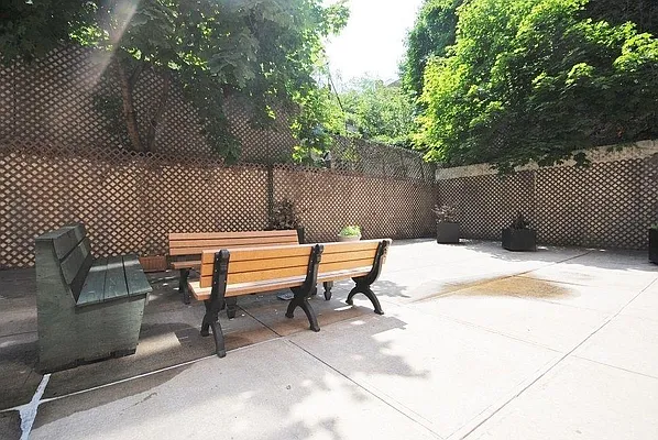 Rented by Living New York | media 12