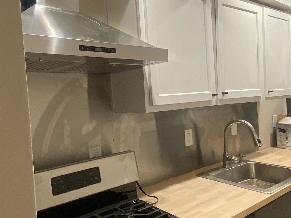 2nd image of 108 Emerson St NW APT 1