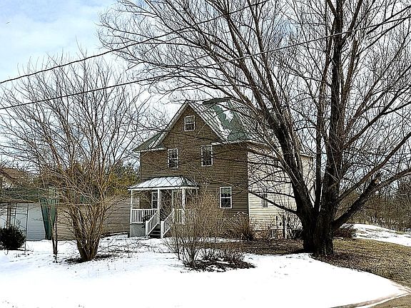 2nd image of 1984 Oakridge Rd