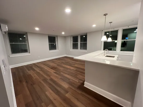 23 2nd St #4D, Troy, NY 12180
