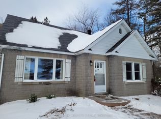 2952 Prince Of Wales Dr #B, Ottawa, ON K2E 0B2