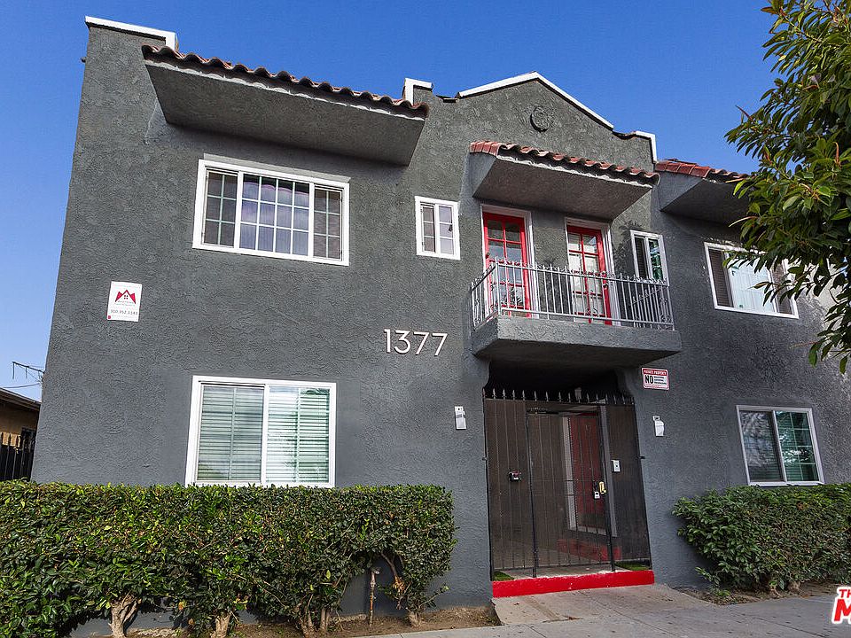 1st image of 1377 Warren Ave