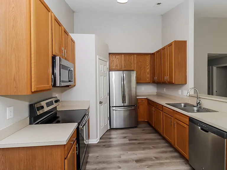 11902 Cheviott Hill Ln — Photo 7