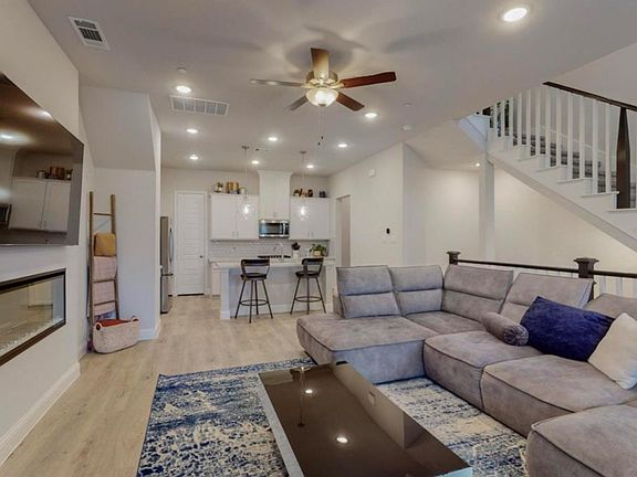 4th image of 2510 Plumas Dr