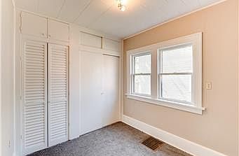 3rd image of 1923 Washington St NE #1
