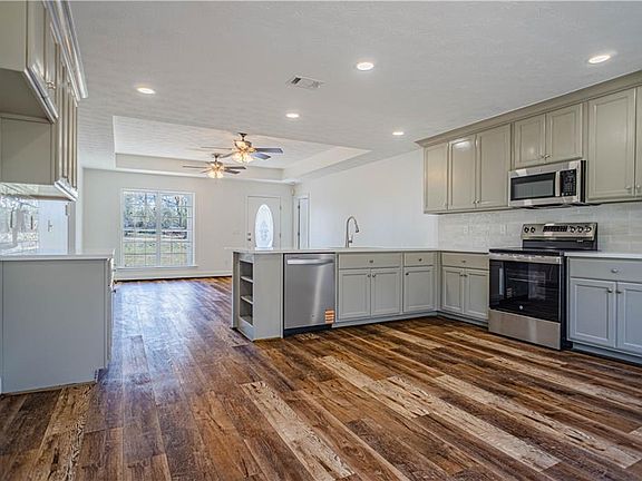 3rd image of 23 Lamb Rd