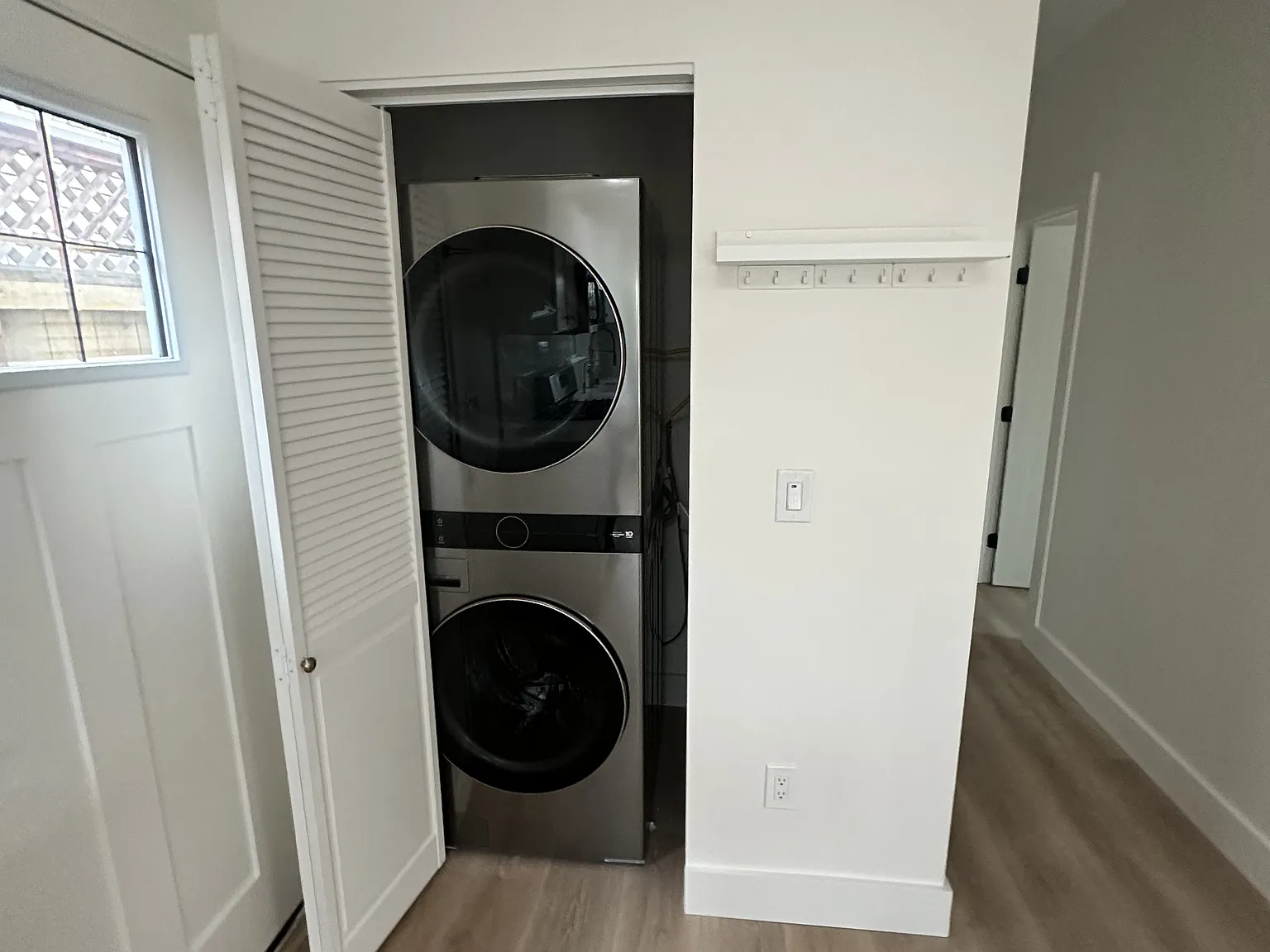 3 bed, 1000 sqft, $5,450 — Photo 4
