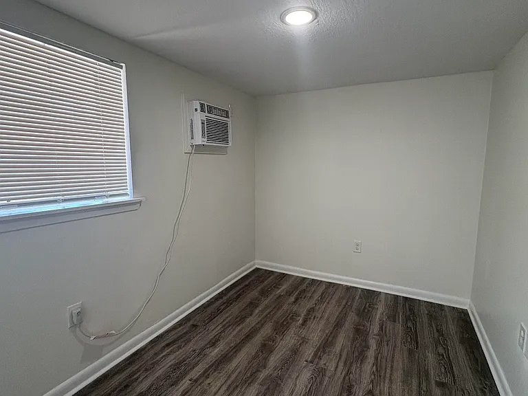100 S 14th Ave #3 — Photo 3