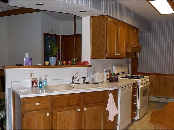 2nd image of 195 Eastwood Dr