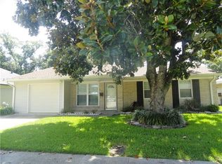 2121 Suwanee Dr, Marrero, LA 70072