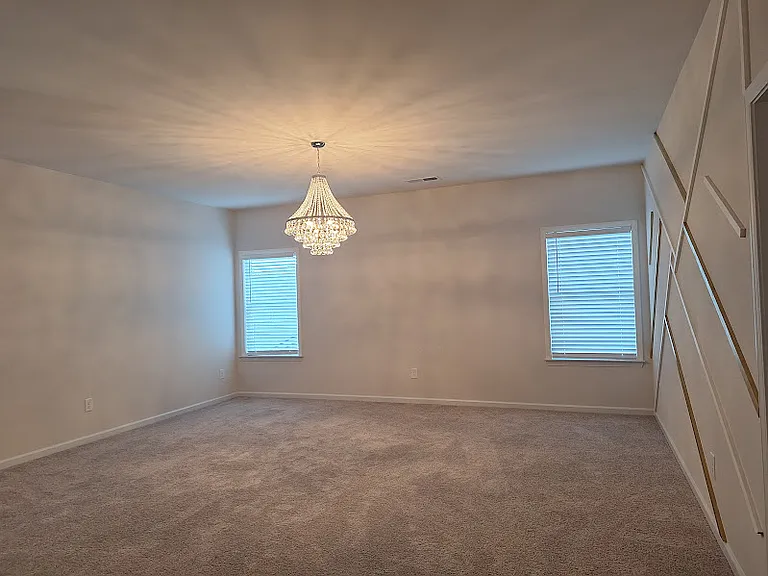 160 Marion Dr — Photo 15