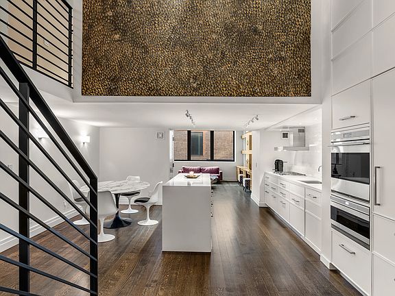 4th image of 421 Hudson St APT 316