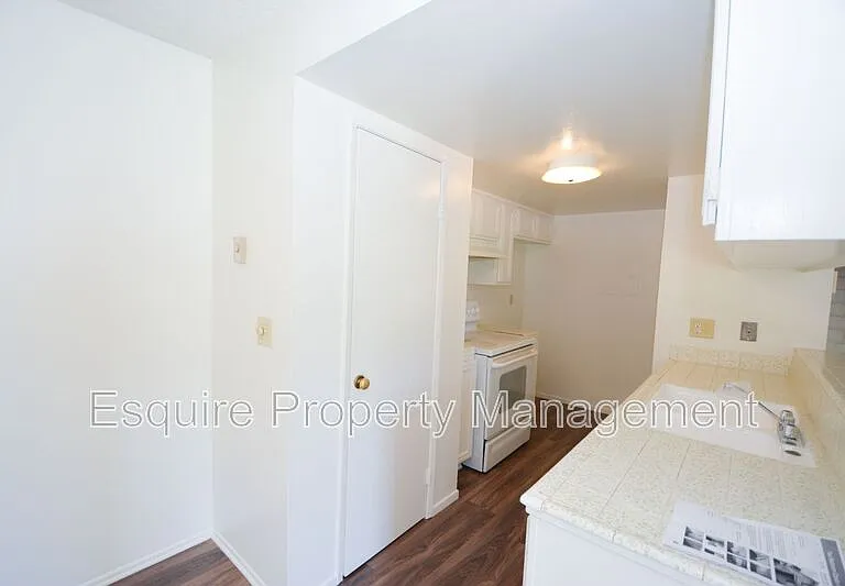 1202 Portola Rd — Photo 4