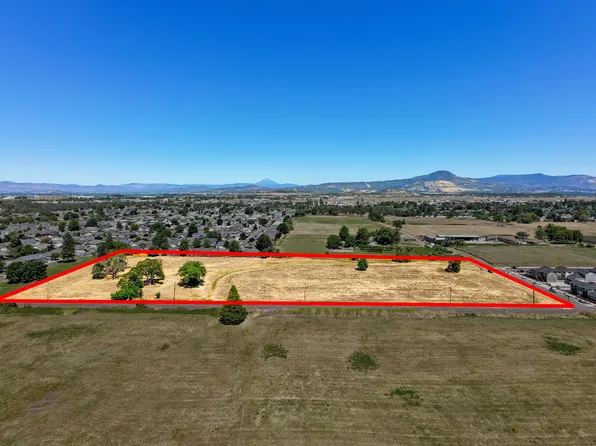 4922 Gebhard Rd, Central Pt, OR 97502