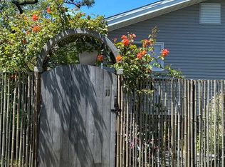 11 Seneca St, Ocean Beach, NY 11770