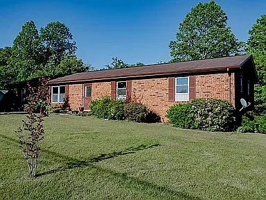 3 bed, 1400 sqft, $1,850 — Photo 2