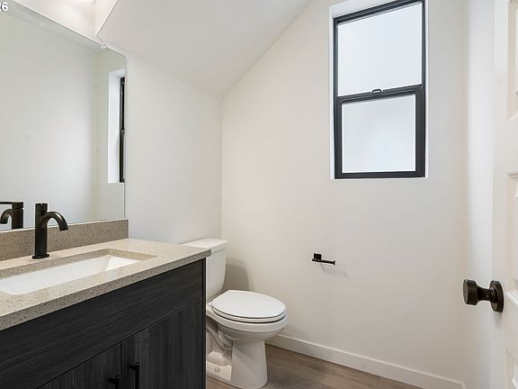 5th image of 5008 NE 113th Loop