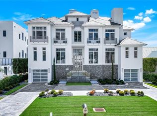 260 Channel Dr, Naples, FL 34108