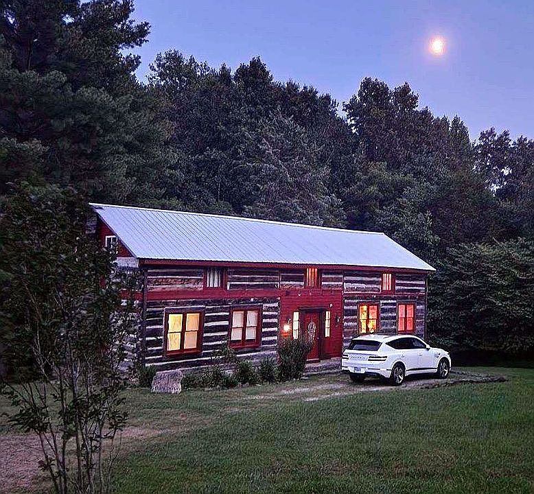 1st image of 14 White Oak Ln