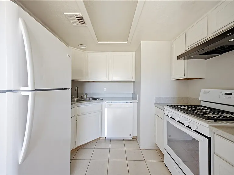 41995 Cambridge Avenue — Photo 25