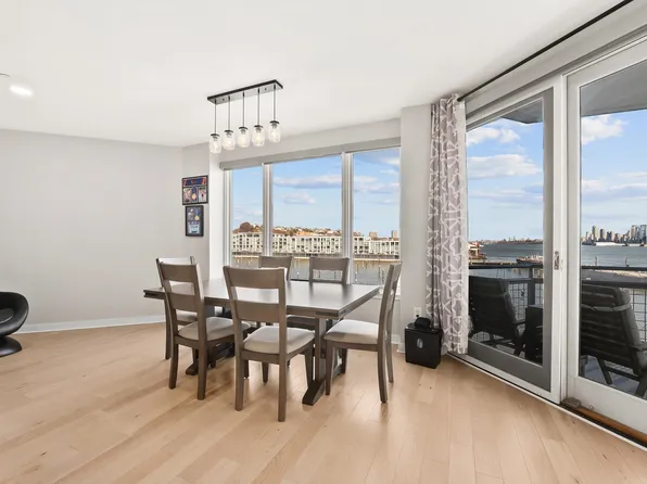 600 Harbor Boulevard image 10 of 28