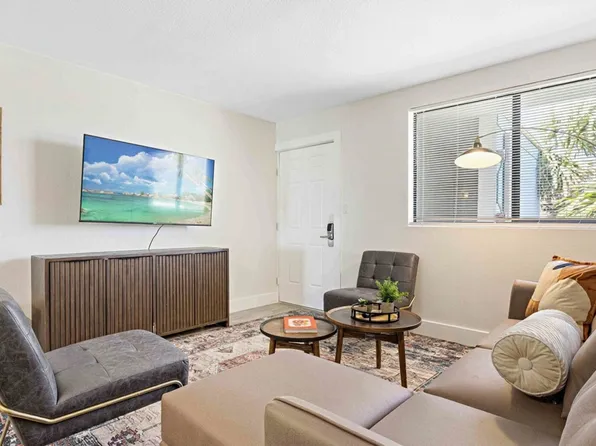 556 Coral Ct, Fort Walton Beach, FL