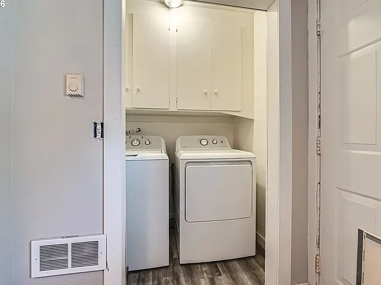 1643 NE 74th Ave — Photo 10