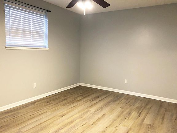4th image of 3216 Mammoth Dr #B