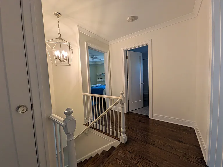 2741 Lincolnwood Dr — Photo 15