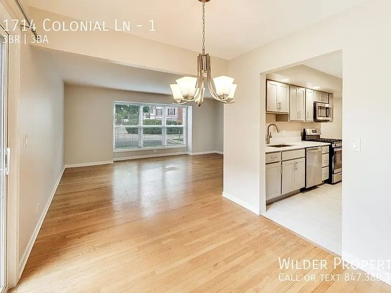 1714 Colonial Ln #1 — Photo 10