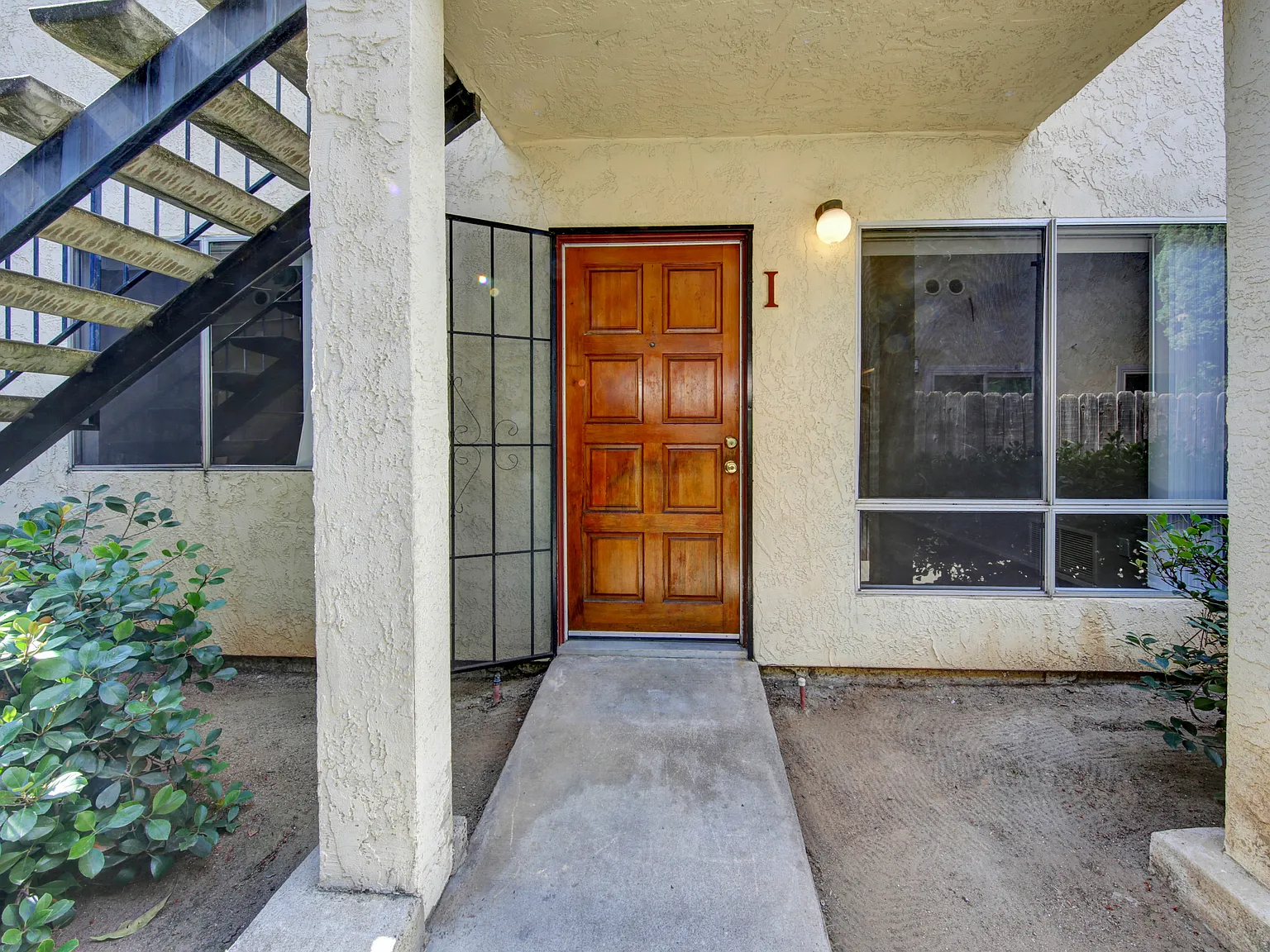 2 bed, 800 sqft, $2,280 — Photo 3