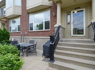 8391 Townsend Dr, Eden Prairie, MN 55344