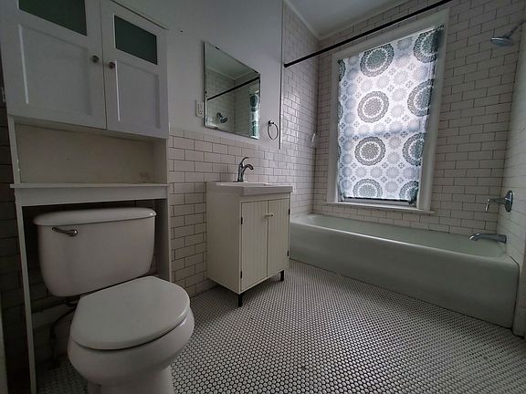 5th image of 692 Bergen Ave #3E