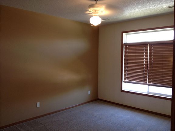 5th image of 543 Kelsey Ln