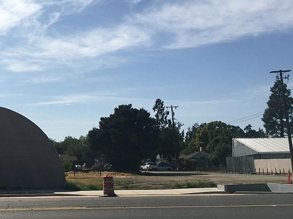 4th image of 10302 Live Oak Blvd