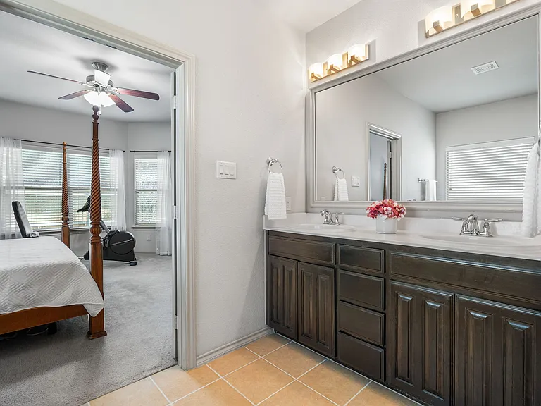 11004 Hawks Landing Rd — Photo 19