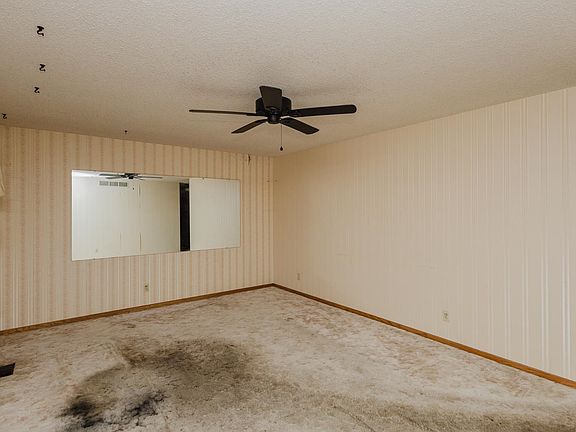 2nd image of 1112 N Acadia Ave