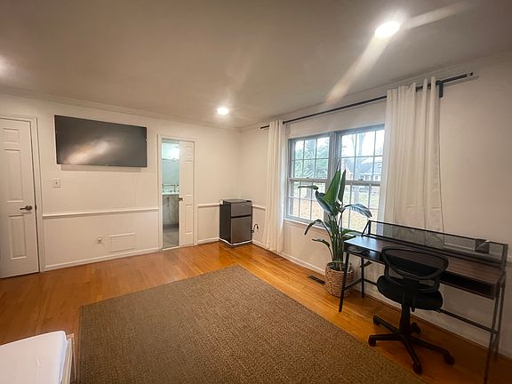 3rd image of 5268 Locke Ln #1