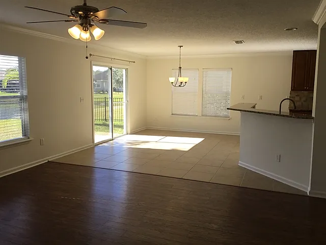 385 Bostwick Cir — Photo 21