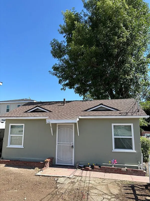 2 bed, 1.0 bath, 868 sqft, $2,600 — Photo 3
