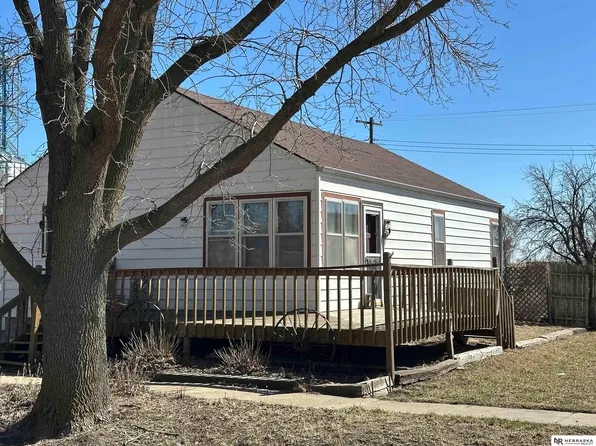 225 South St, Staplehurst, NE 68439