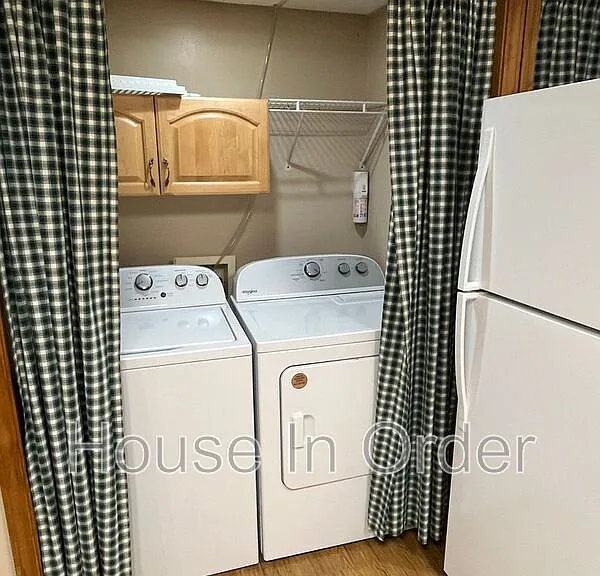 12 Looking Glass Ln — Photo 11