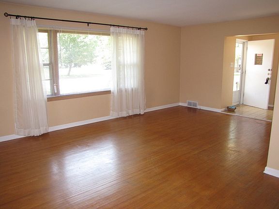 2nd image of 622 Catherine St