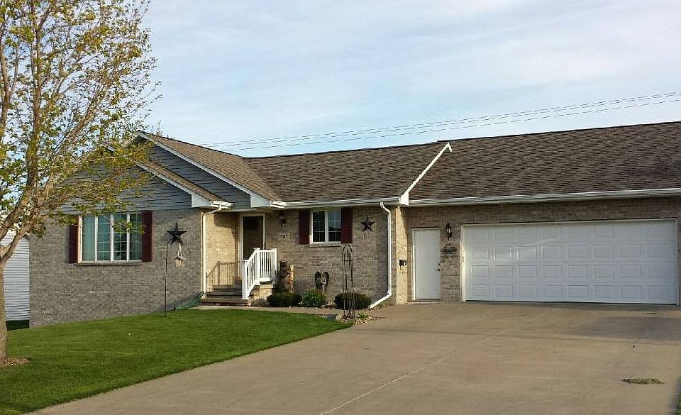 1st image of 583 7th Ave SW