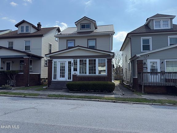 2nd image of 2627 Oak Ave