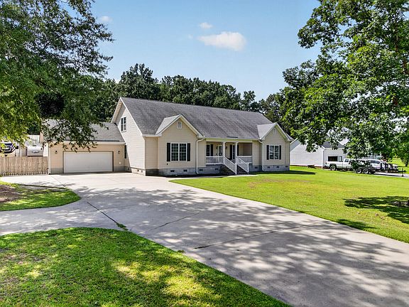 2nd image of 223 Michael Ln