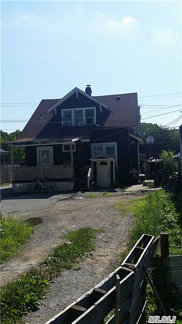 2nd image of 1541 New York Ave
