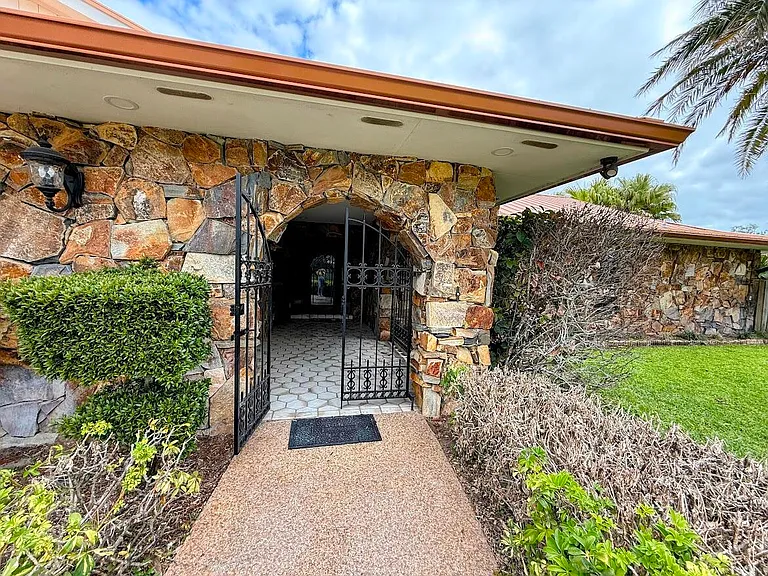 465 SE Naranja Ave — Photo 8